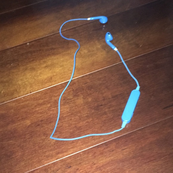 Wireless earbuds - Picture 3 of 3